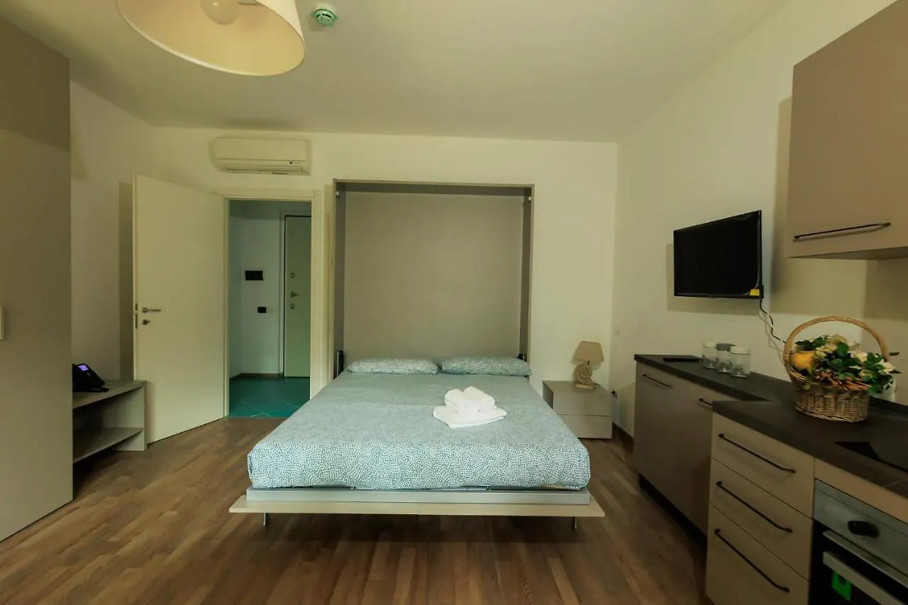 Residence San Francesco 蒂勒尼亚 公寓式酒店