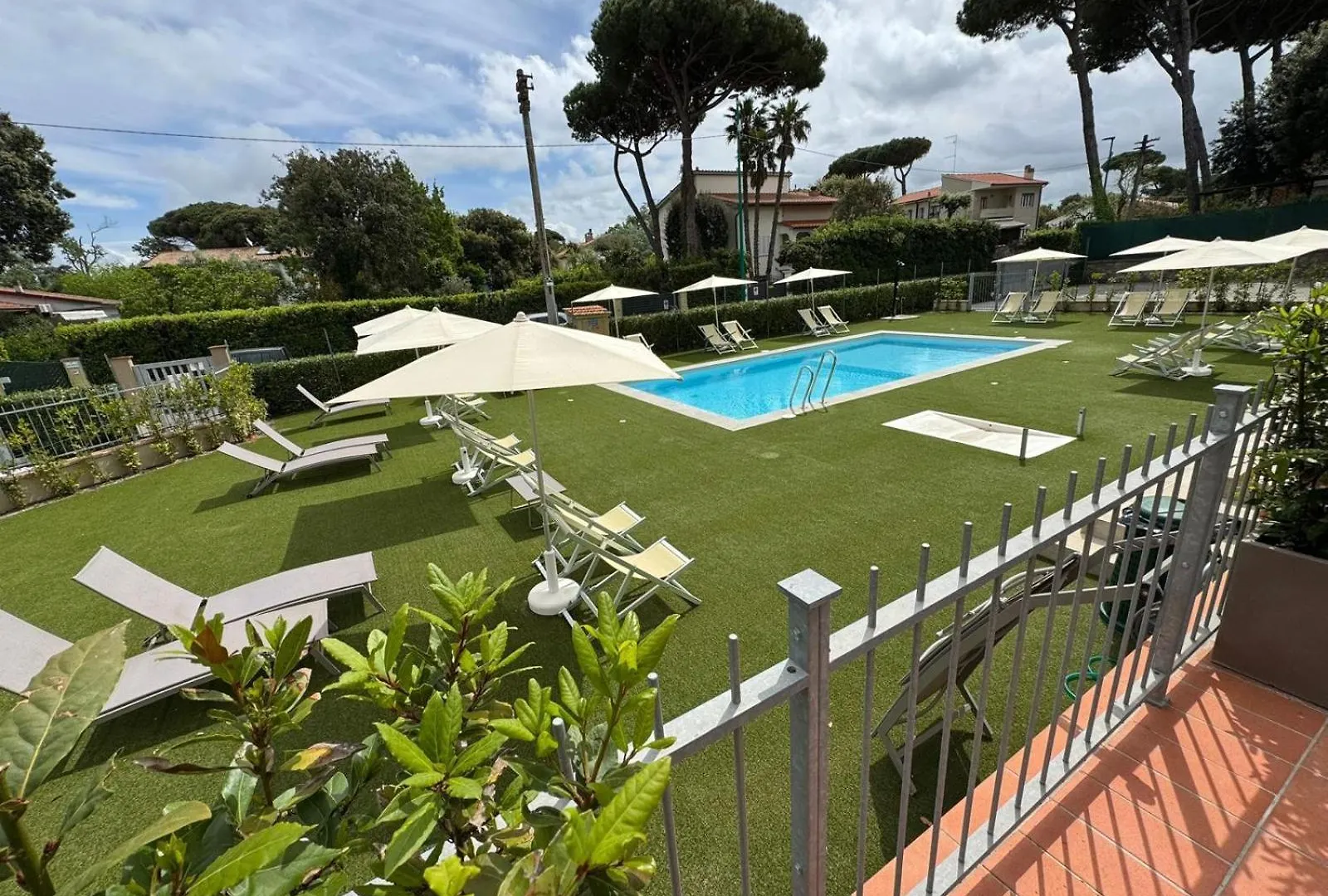 Residence San Francesco 蒂勒尼亚 公寓式酒店