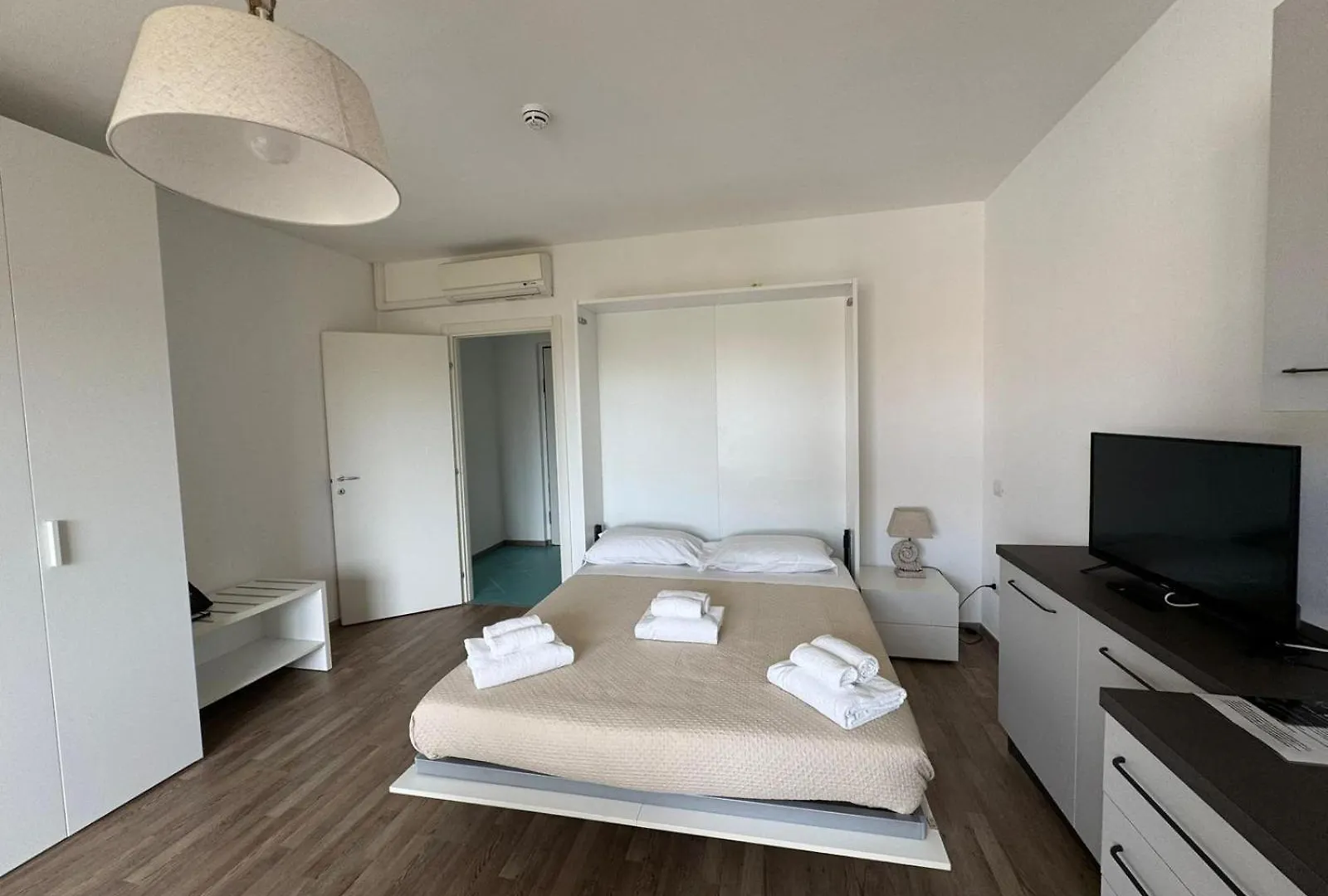 Residence San Francesco 蒂勒尼亚 意大利
