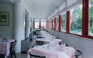 Residence San Francesco 蒂勒尼亚 公寓式酒店