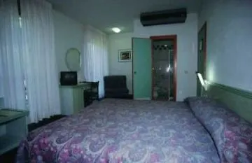 公寓式酒店 Residence San Francesco 蒂勒尼亚